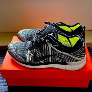 Women’s Nike Free Flyknit Runners